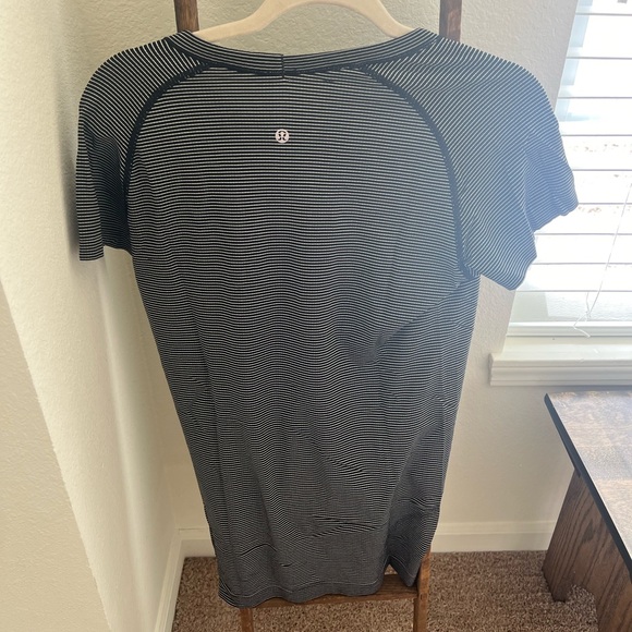 Lululemon Black and White Striped Swiftly Tech Short Sleeve tee - Picture 3 of 5